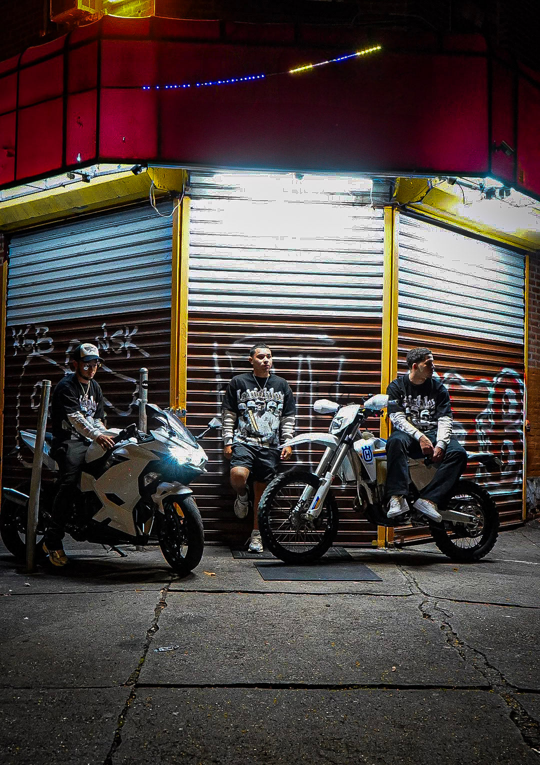 “LEGENDS NEVER DIE” TEE